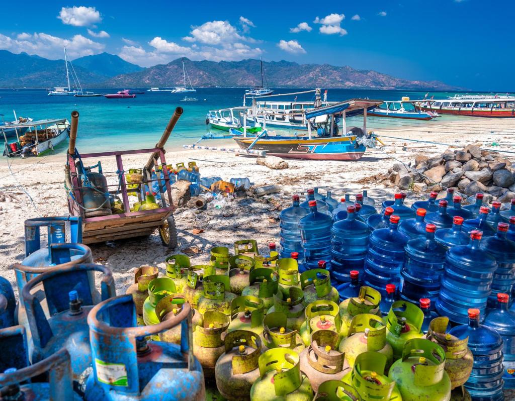 Krisis Air Dorong 300 Wisatawan Tinggalkan Gili Trawangan
